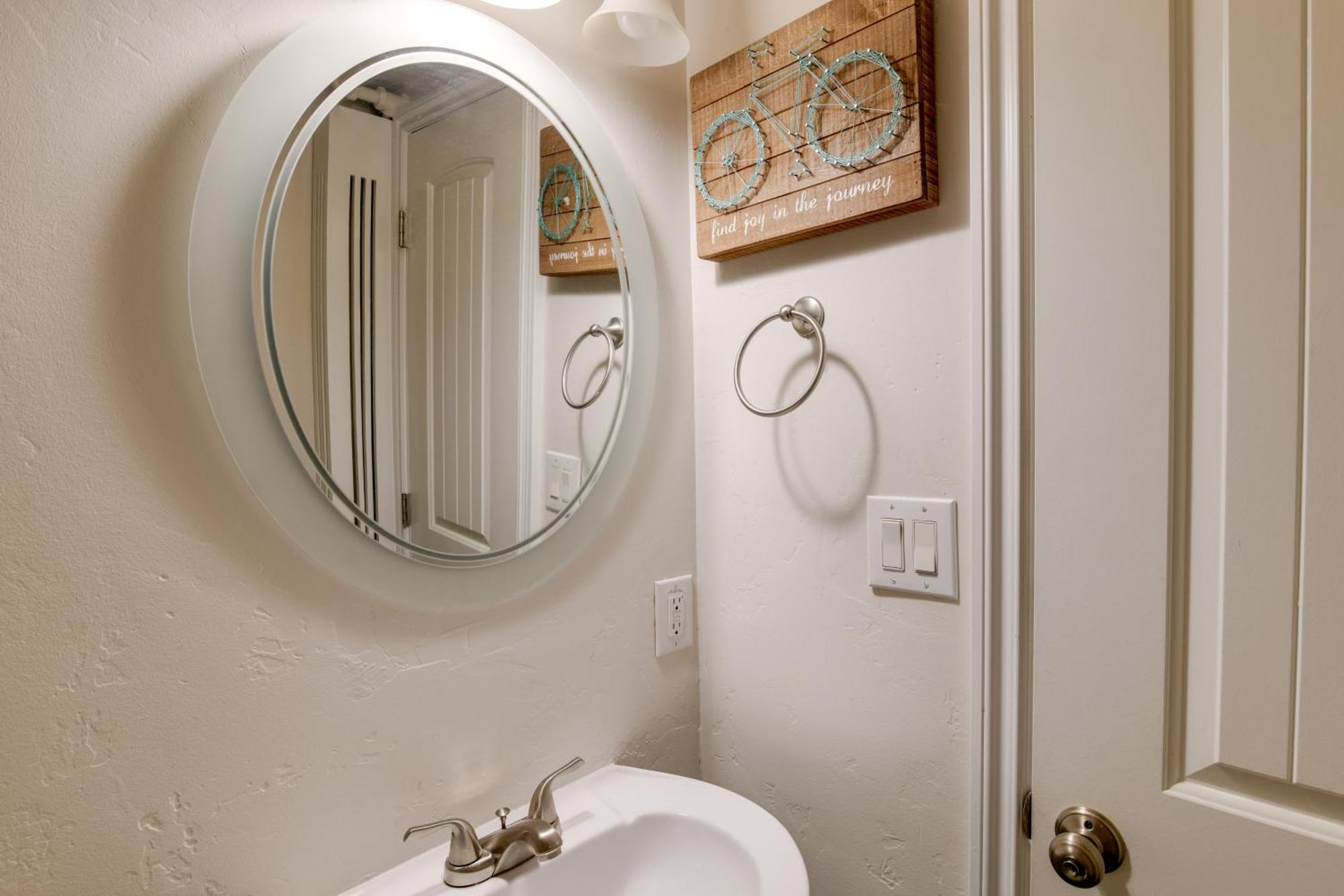 Cozy Anchorage Retreat Less Than 4 Mi To Downtown! Exterior photo