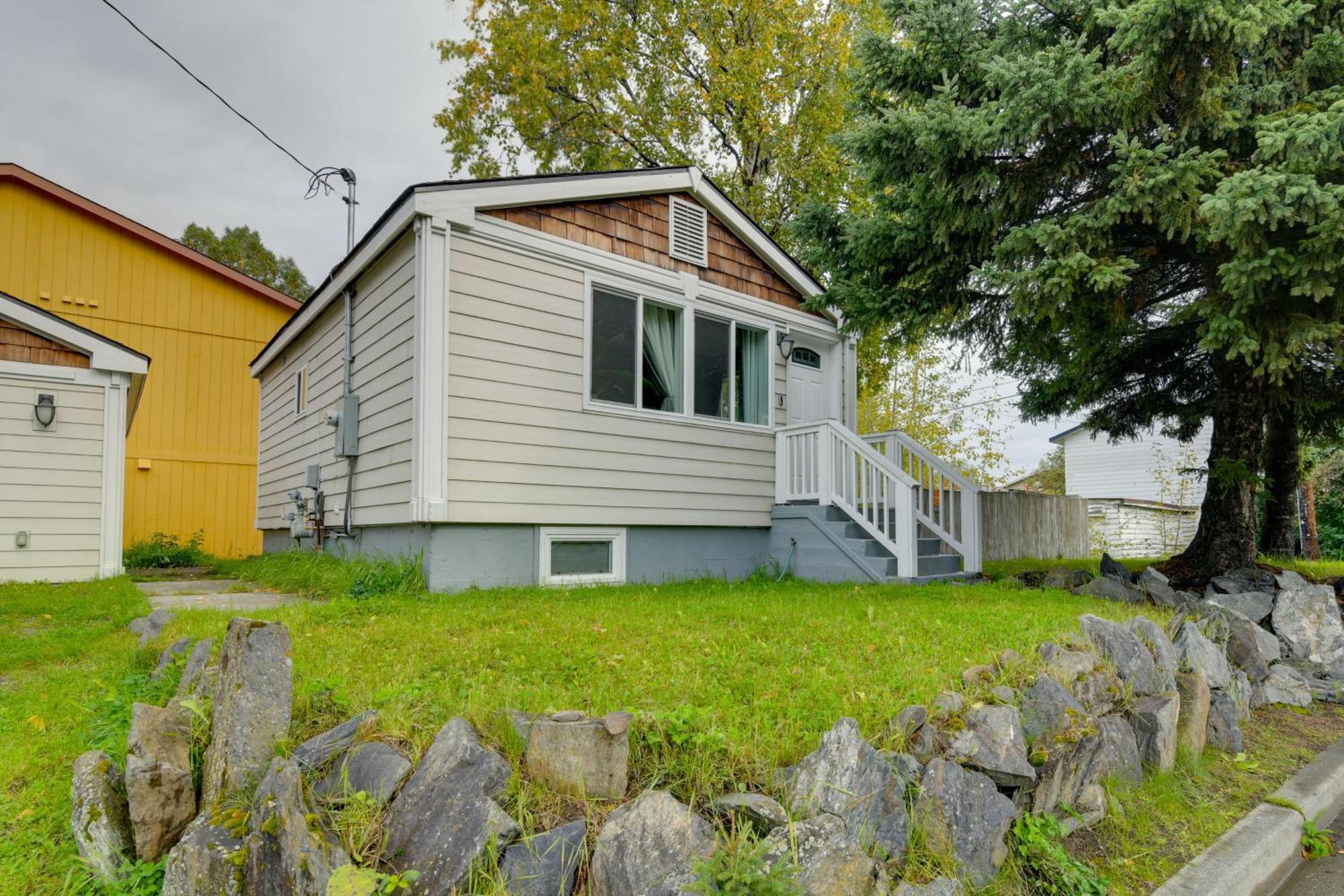 Cozy Anchorage Retreat Less Than 4 Mi To Downtown! Exterior photo
